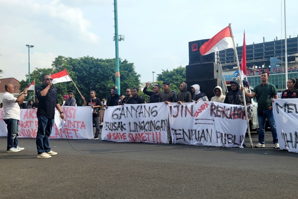 Ramai-ramai Warga Tolak Aktivitas Tambang di Kaki Gunung Slamet